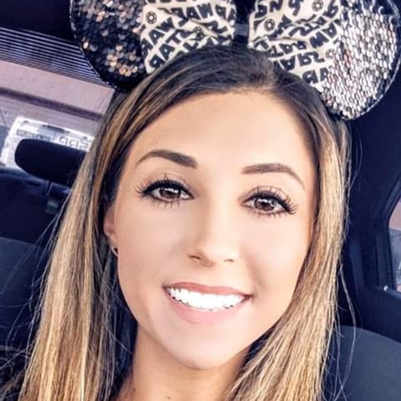 Meet your Posher, Tarah - Picture 1 of 5